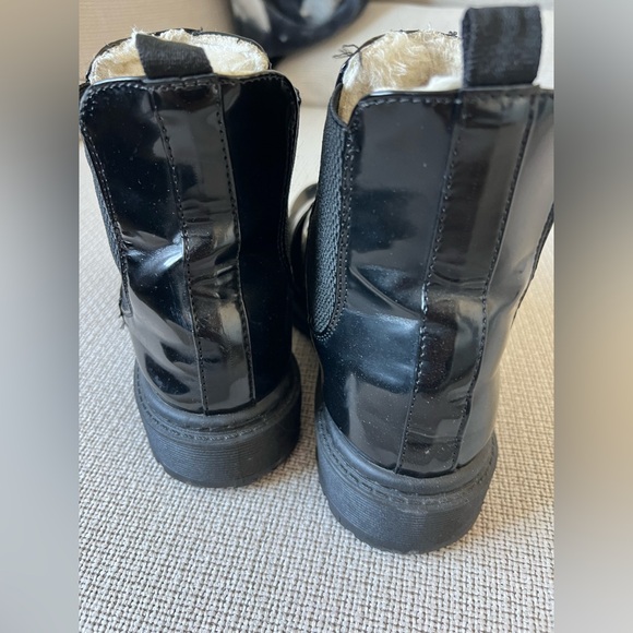 Winter Boots - Picture 2 of 7